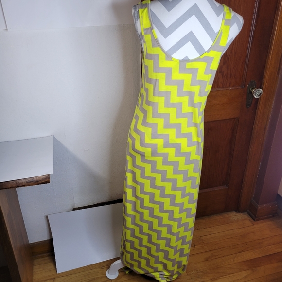 Womans Bar III Tank Knit Maxi Dress Zig zag Pattern Bright Yellow/Taupe Size Med - Picture 4 of 8